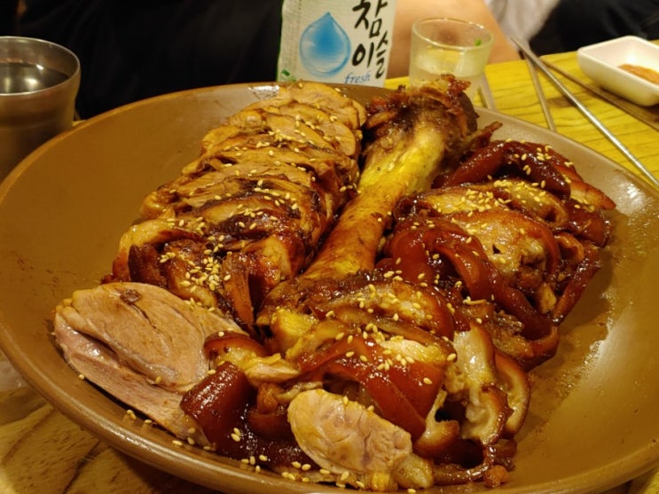  사당 한양왕족발, 마스크 안하고 족발 써는 유명 맛집