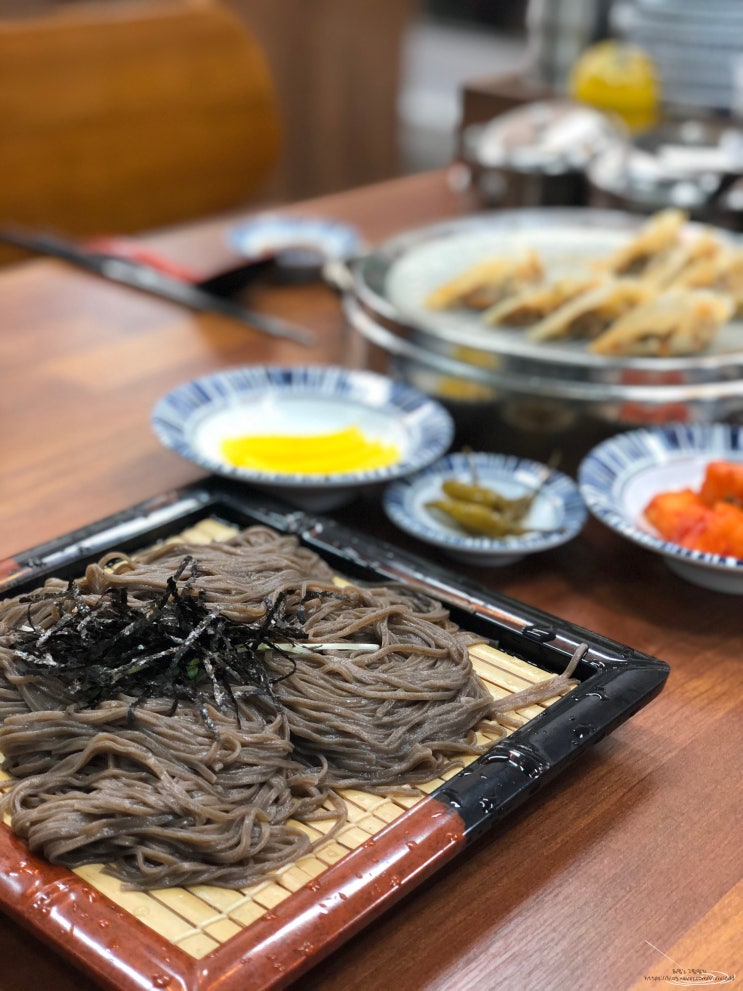  여름더위 한방에 타파 ! 속까지 맛있게 시원한 광교 법조타운 메밀집 모우만
