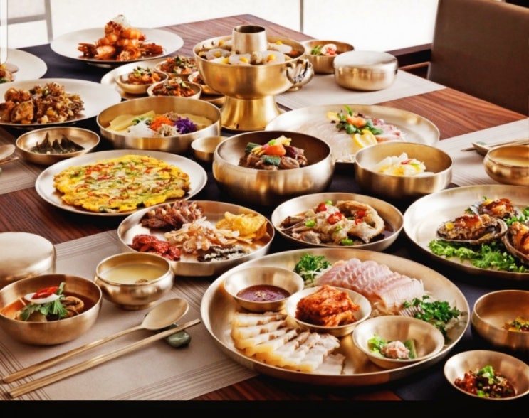  고급스런 전통 한정식 전주 "궁"