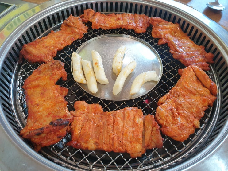 대성리 착한닭갈비 - 점심부터 고기를 굽는다.