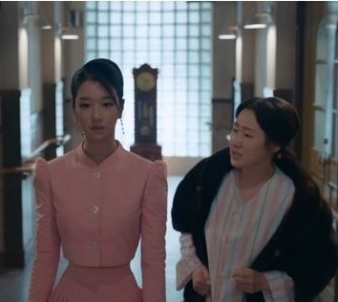 서예지 허리 CG같네요 몸매관리 비결 나이 키 몸무게
