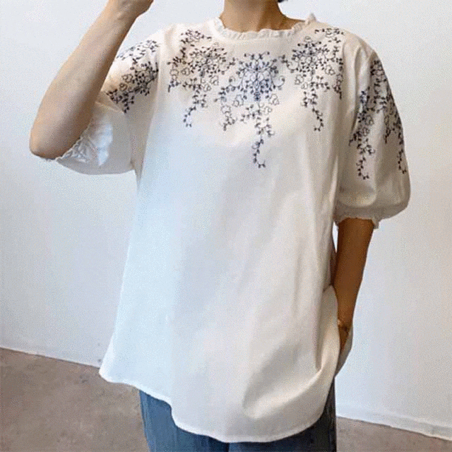  린넨 자수 퍼프소매 반팔 블라우스 티셔츠