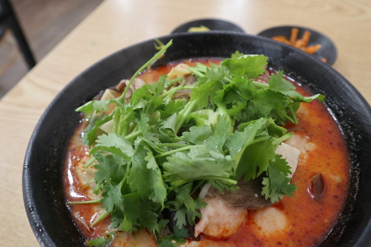  이 맛에 먹는거지! 숙대 마라탕 화끈한 맛집