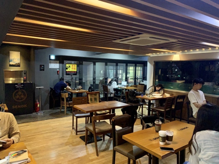  여기가 카페야 도서관이야? 열공모드on 이수역 24시 카페 ::세녹SENOK::