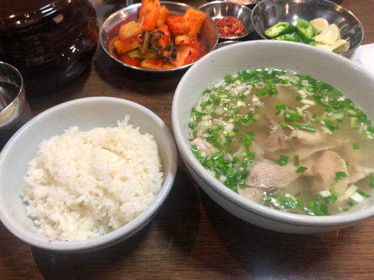 광화문 국밥에서 식사를 하다. 광화문 국밥에서 식사를 하다.