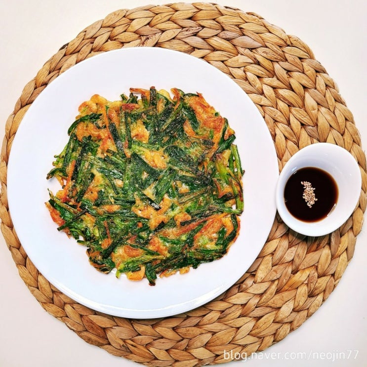 Jinny's집밥레시피 백종원부추전 마른새우의 고소한 맛 Jinny's집밥레시피 백종원부추전 마른새우의 고소한 맛