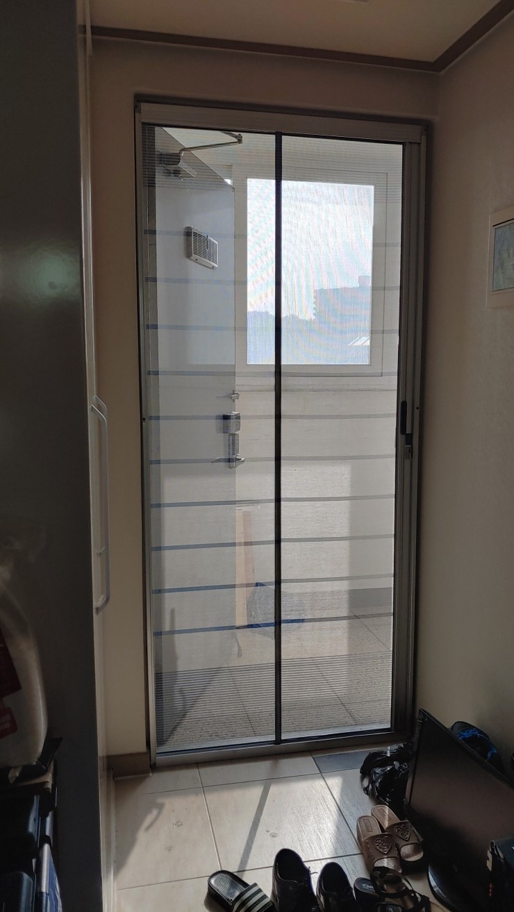  익산방충망 모헌동 배산휴먼시아5단지 현관 자동롤방충망 설치