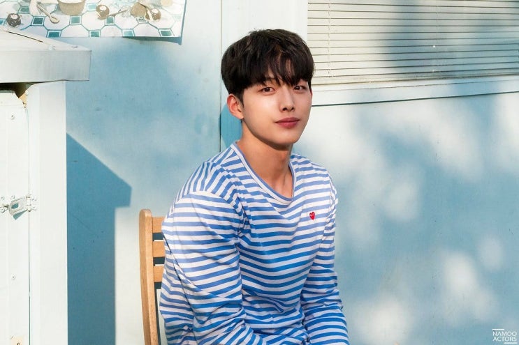 생일 전광판 출석 도장 찍는 신인배우 이정식 생일 전광판 출석 도장 찍는 신인배우 이정식