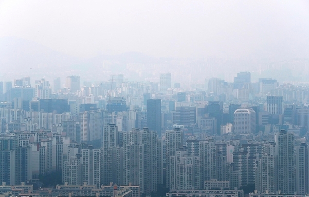 홍남기, 의왕 아파트 매각키로…"무거움 내려놓겠다" 홍남기, 의왕 아파트 매각키로…"무거움 내려놓겠다"