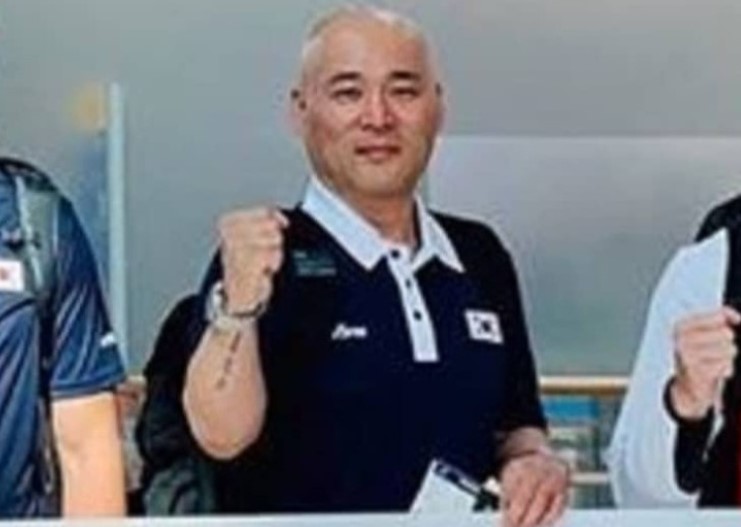 치료사 보조였던 팀닥터 역할 안주현, "선교는 열심히, 술마시면 포악” 팀닥터 그의 이중생활...성추행,폭행등 고소 고발 잇따라 치료사 보조였던 팀닥터 역할 안주현, "선교는 열심히, 술마시면 포악” 팀닥터 그의 이중생활...성추행,폭행등 고소 고발 잇따라