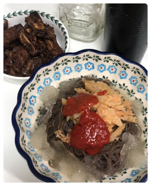  송주불냉면 특급비밀은 ***이다.