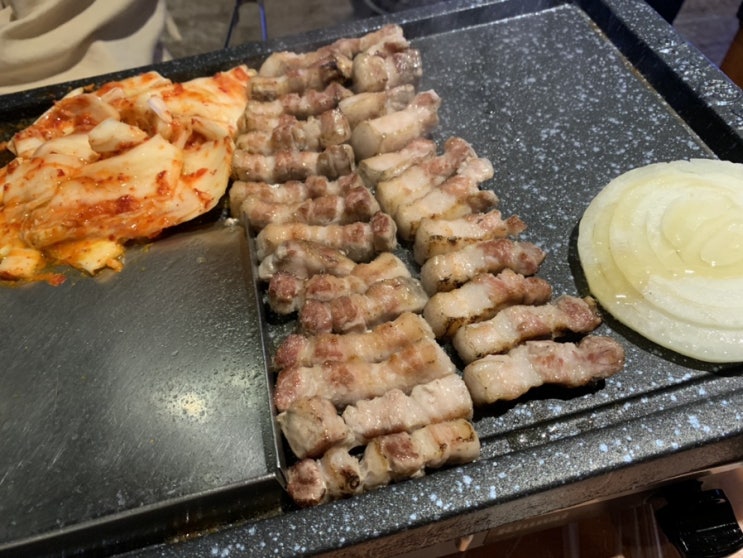  산본맛집 하남돼지집 고기구워줘서 편한 맛집~