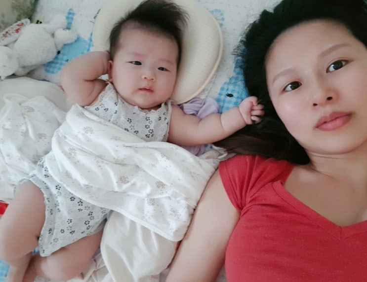  147일 아기 수유텀&하루일과 ( 니가 참 좋아  미치도록 좋아!!!  너의 냄새 킁킁 / 아기점 귀여워)