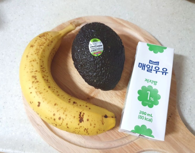  자취생 필수템! 테팔 클릭앤테이스트 미니 유리 블렌더로 아보카도바나나 스무디 블렌딩