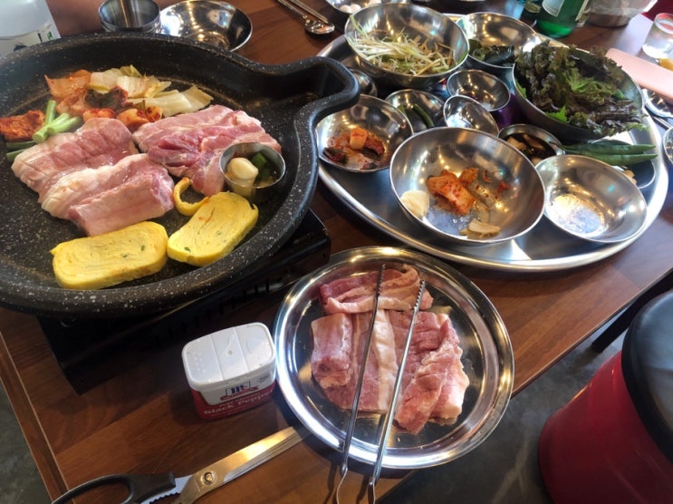  송도맛집 인천대교집 돼지생갈비 존맛 복고풍분위기의 고깃집