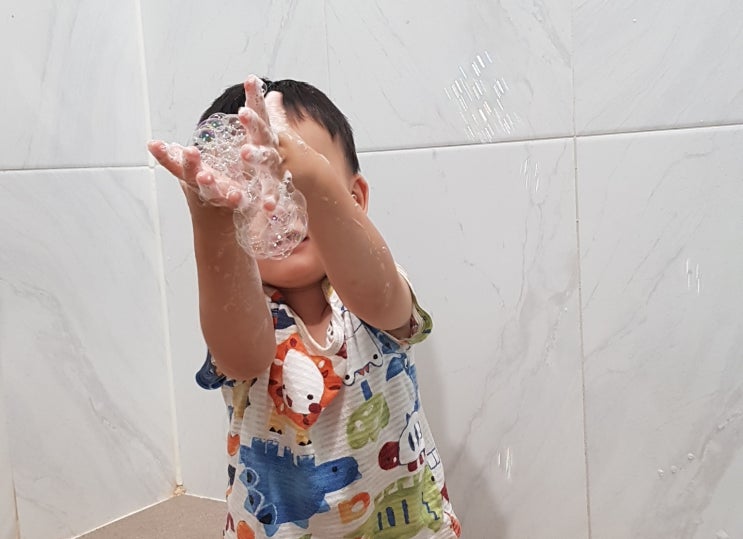  비눗방울 용액 쉽게 만들기! 아이와 비누방울 놀이했어요.