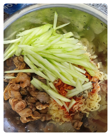  오뚜기 진비빔면에 골뱅이 넣었더니