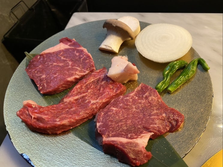  논현동 맛집 품질좋은한우 가족식사장소로 딱이다.