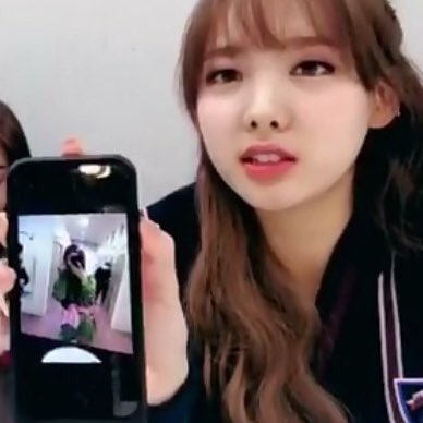 블랙핑크 로제 트와이스 나연 친목! 블랙핑크 로제 트와이스 나연 친목!
