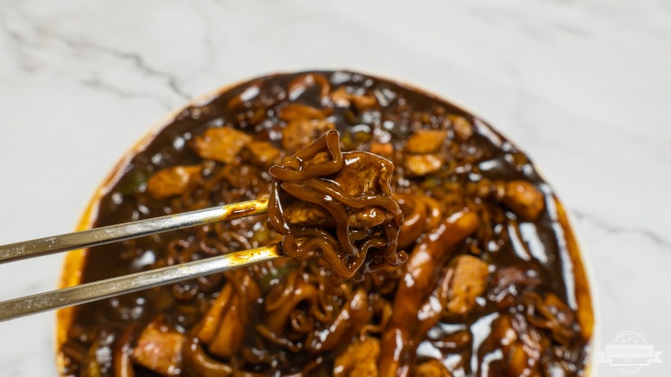 프레시지 채끝 짜퐈 떡볶이! 짜파구리+떡볶이+채끝살 간편조리법으로 맛있게 먹자~