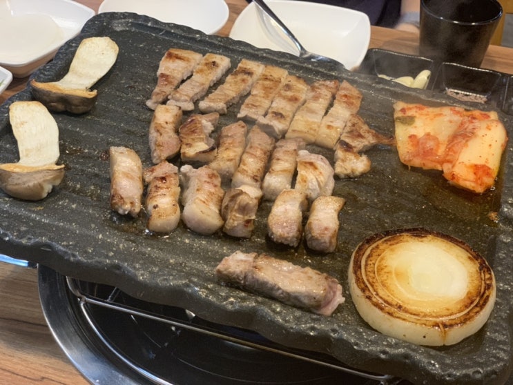  부천 중동 삼겹살_돼지야 찌개야 :: 고기와 찌개를 동시에 맛 볼 수 있는 곳!