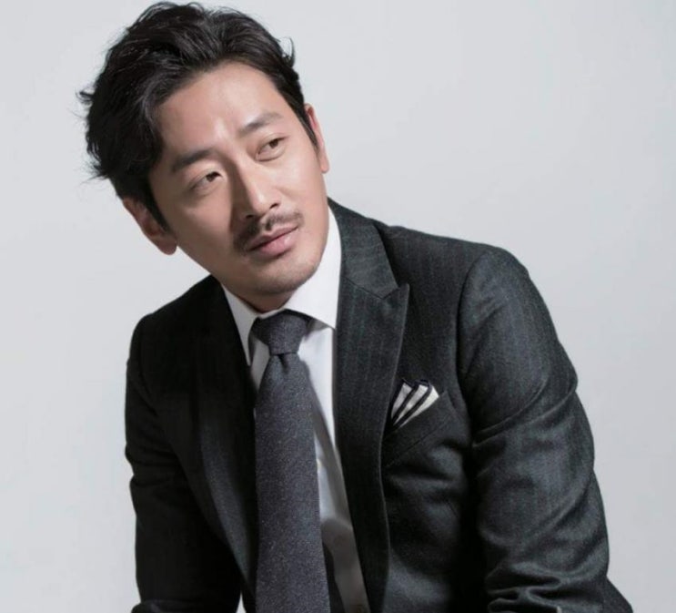  '프로포폴 투약 의혹' 하정우, 피의자 신분으로 검찰 조사 '치료 목적'