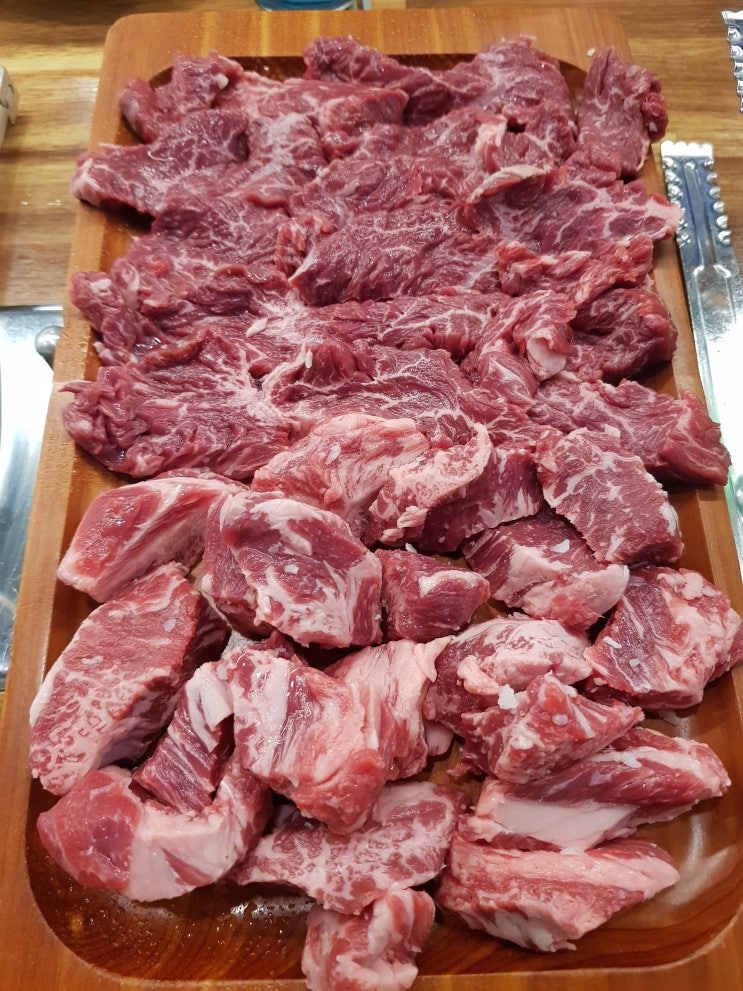  황소갈비(참숯직화구이) - 인계동 맛집.