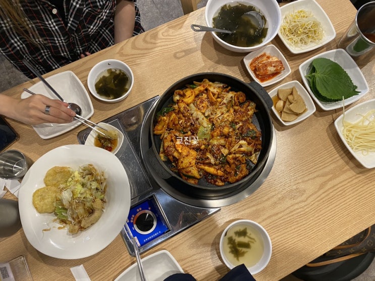  [까치울역 맛집] 은자네갑오징어(작동철판요리 갑오징어삼겹살철판볶음/볶음밥/치즈추가)도심속에 자연을 느낄 수 있는 감성식당