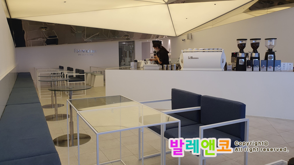  갬성깡패 커피숍 인테리어 포뮬리에 / 타르틴 / 카페사이로