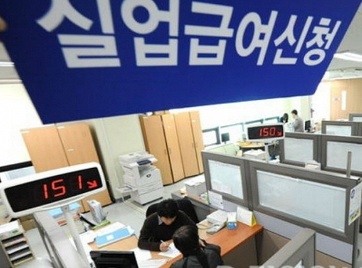 실업급여 수령횟수 제한.. '정부 노동부 방침 수정' 실업급여 수령횟수 제한.. '정부 노동부 방침 수정'
