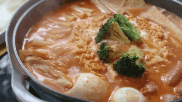  망원동떡볶이 무슈, 고급지게 부드러운 고추장 크림떡볶이
