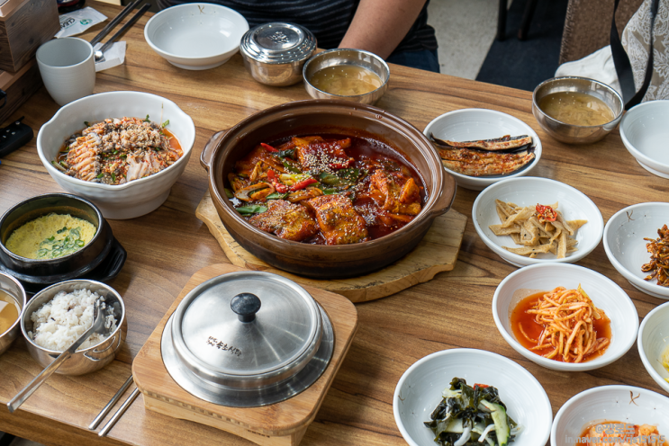  제주도 제주시 맛집 푸른밤의해안속초식당, 제주공항 주변 있어서 아침 먹고 출발하기 좋은 곳