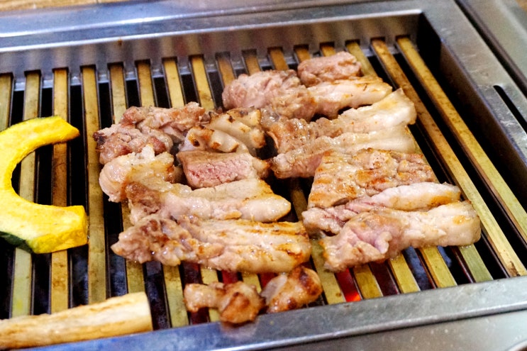  제주공항 흑돼지 촉촉한 칼집오겹살이 맛있는 정담