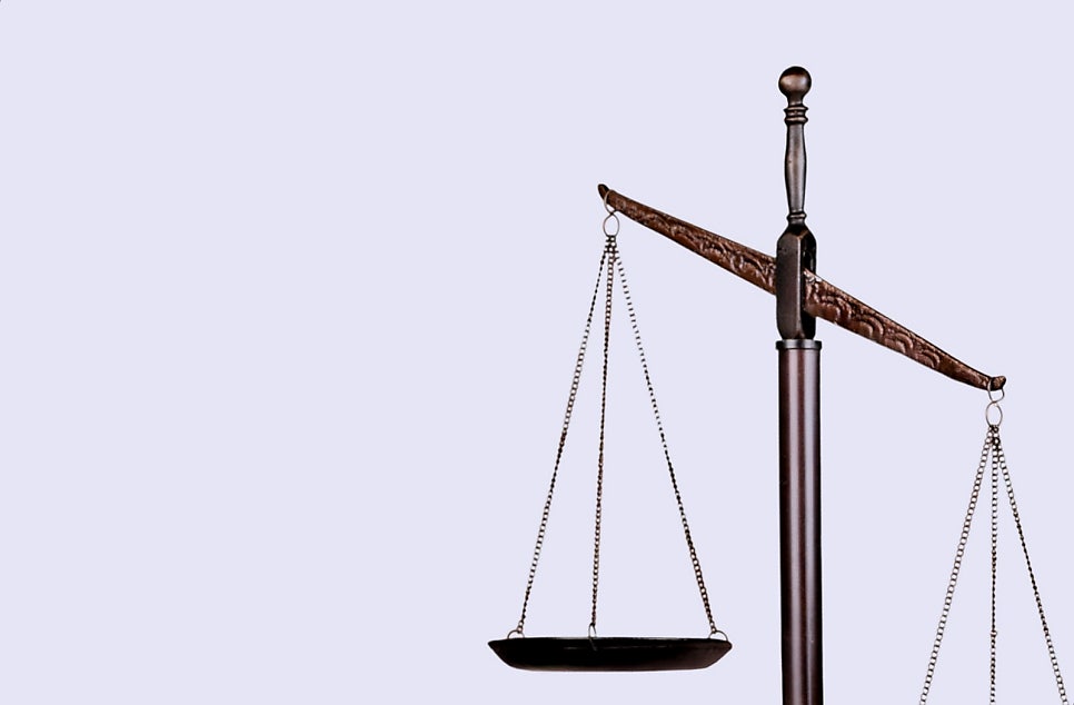 강제추행 변호사 선임비용 찾다 10년 징역사는 경우 관련 사진