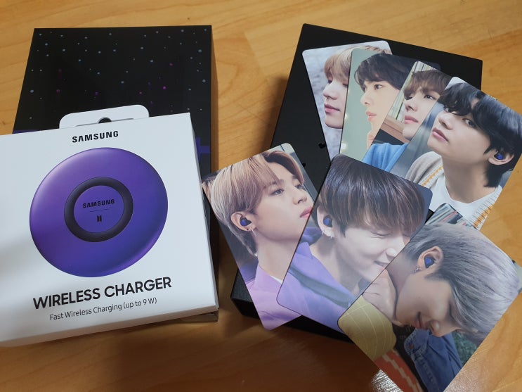 버즈 bts 무선충전기+포토카드 7매(한정판) 판매완료!!! 버즈 bts 무선충전기+포토카드 7매(한정판) 판매완료!!!