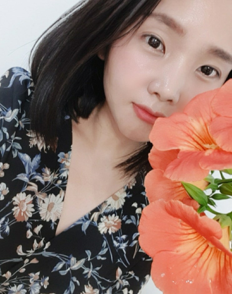 오랜만에 셀카놀이..ㅋㅋ 오늘도 초록이 가꾸기 놀이 중..