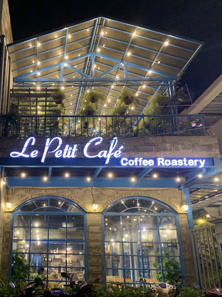 [다낭 교환학생] Le Petit Cafe 르 쁘띠 카페 / 미케비치 근처 카페 솔직후기