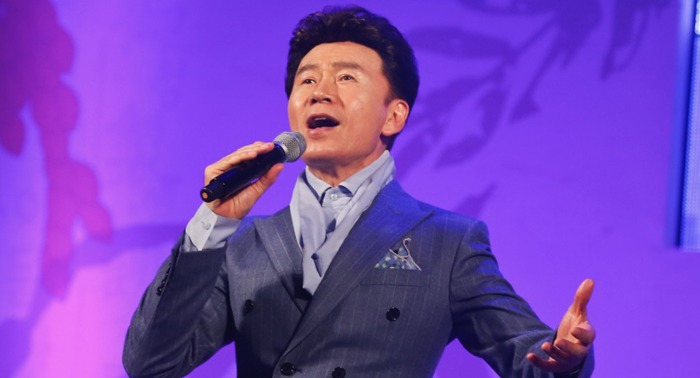  가수 강진 나이 부인 아내 김효선 결혼 직업 고향 노래 히트곡 대표곡 자녀 아들