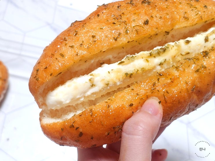  이마트 트레이더스 갈릭크림치즈빵 추천