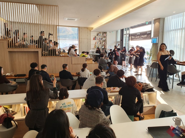  귀산 카페거리 노을맛집, 라이프스타일을 파는 창원 엘리브를 주목하다.