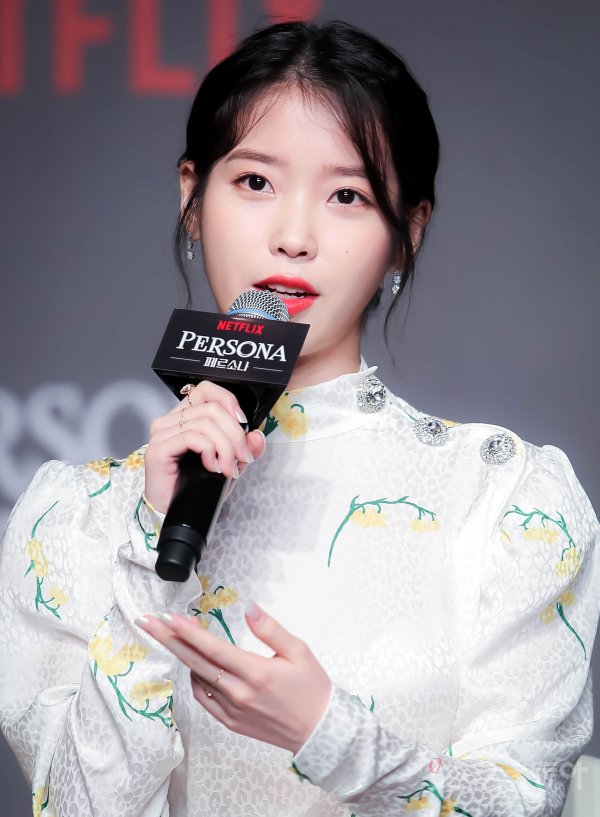 아이유 설리 언팔 에잇 나이 다이어트 키 이서진 드라마 단발 학력 기부 인스타 아이유 설리 언팔 에잇 나이 다이어트 키 이서진 드라마 단발 학력 기부 인스타