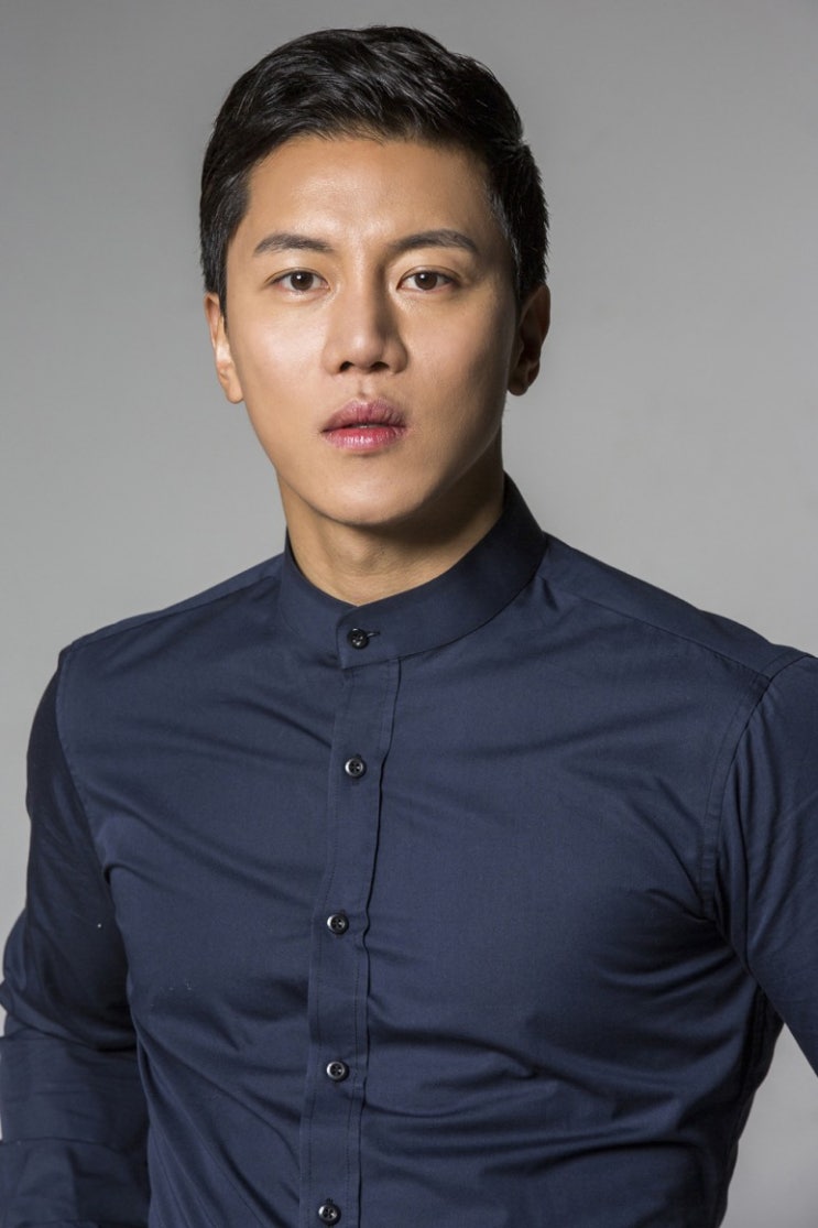음문석 나이 키 학력 흑백사진 가수 몸무게 혈액형 데뷔 소속사 음문석 나이 키 학력 흑백사진 가수 몸무게 혈액형 데뷔 소속사