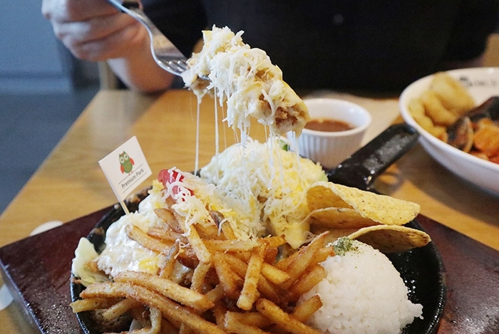 통영가족외식, 해안도로에 위치한 돈까스맛집!