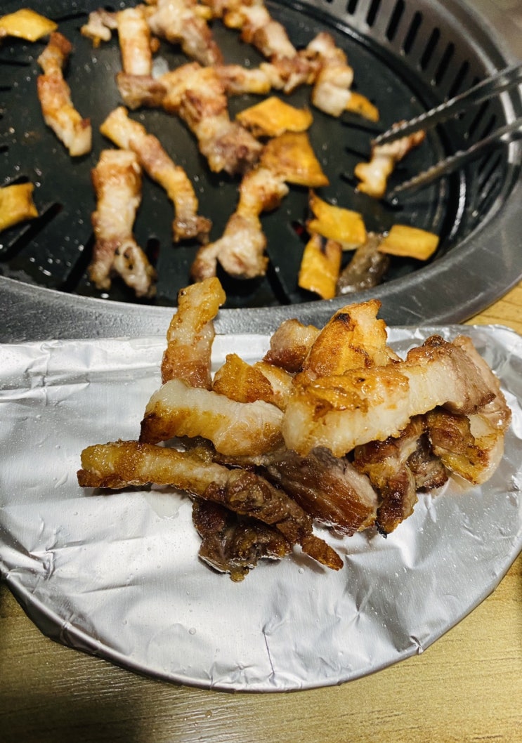  월성동 공원 앞에 있는 [공원생막창]에서 삼겹살과 닭발 _ 신월성 고깃집 _ 비오는 날 대구에서 JSC