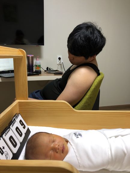  갓난아기와 초보아빠