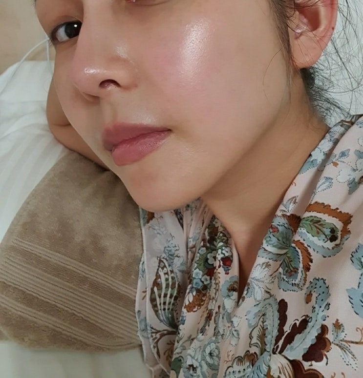  강남 압구정 피부관리 에스테틱 피부 반짝 케어 받았어요