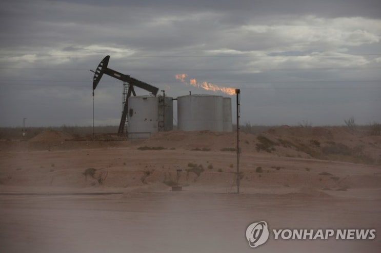 국제유가, 코로나 확산 따른 셧다운 우려에 WTI 0.4% 하락 국제유가, 코로나 확산 따른 셧다운 우려에 WTI 0.4% 하락