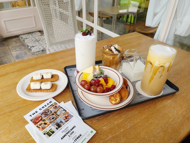 장안동 카페 더크림 맛있는 팬케이크와 스콘쿠키 장안동 카페 더크림 맛있는 팬케이크와 스콘쿠키