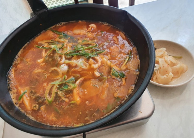 [대전 대흥동 맛집] 소나무집 오징어칼국수-쿰쿰함에 중독되다