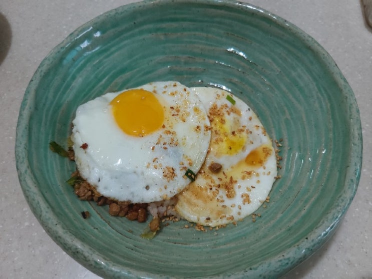  돼지고기 맛나니 넣은 계란 간장 비빔밥 만들기